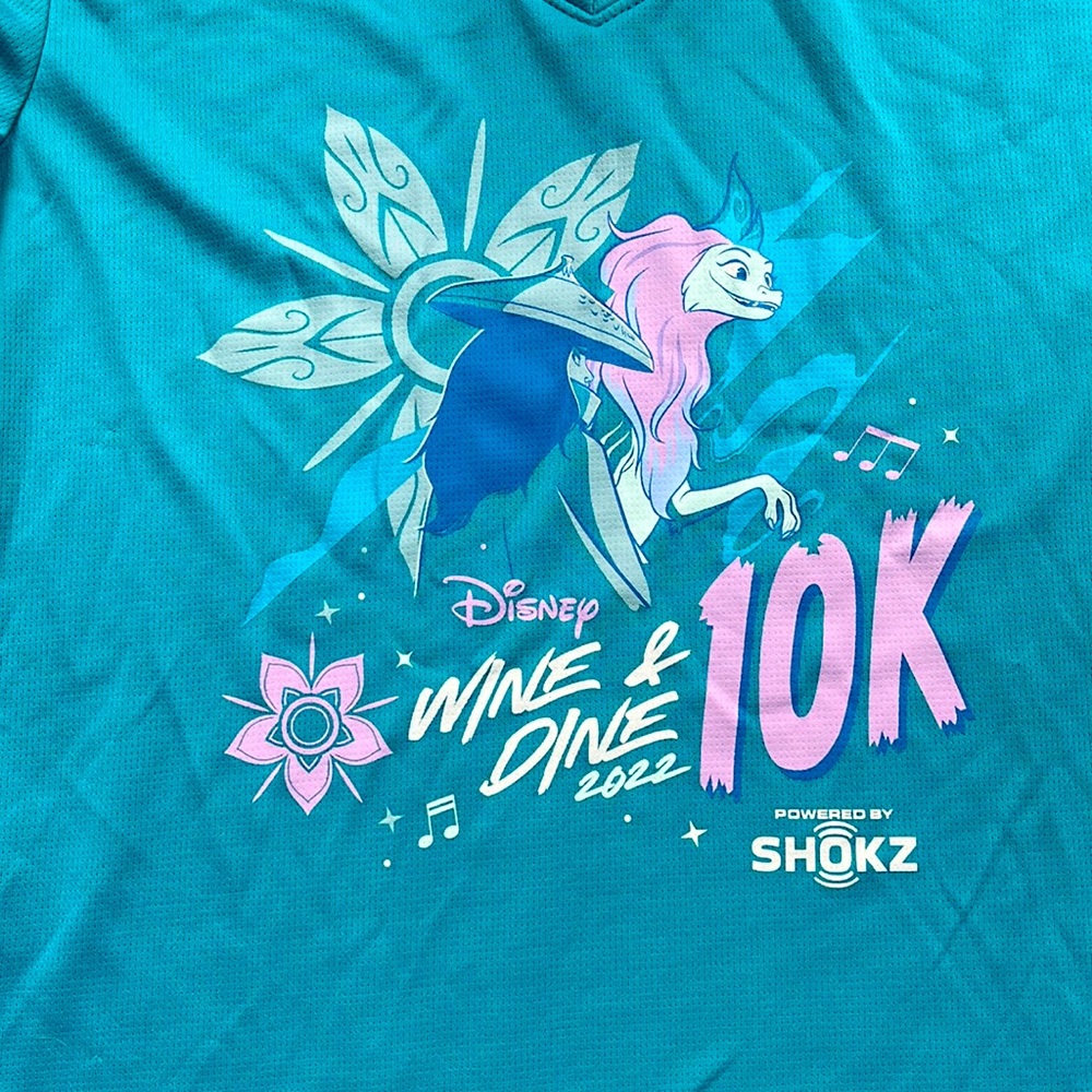 runDisney 2022 Wine and Dine 10k shirt.